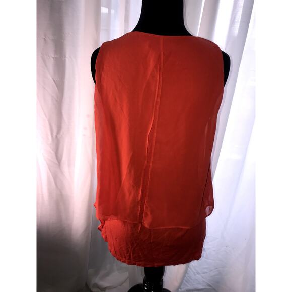 White House Black Market red sleeveless ruffle blouse women's size small - Picture 2 of 4